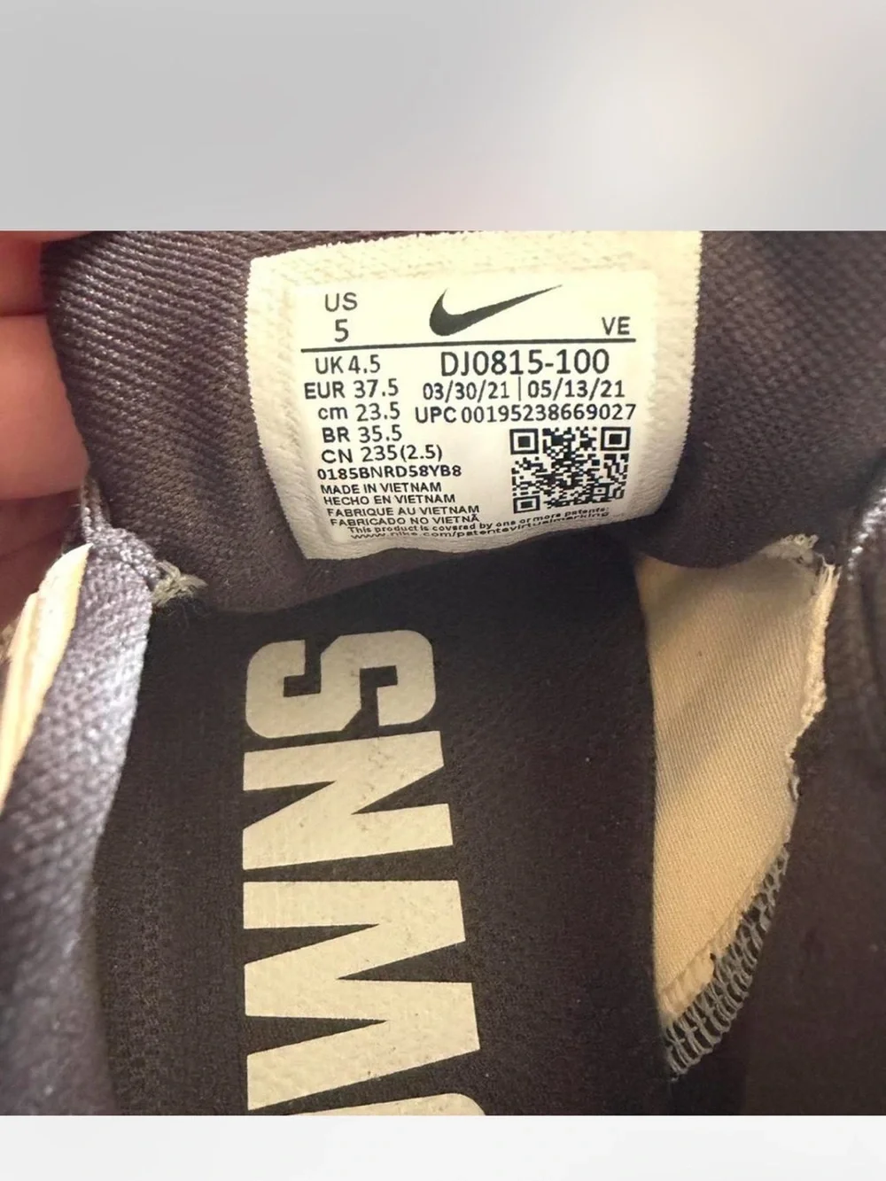 Brand New Cleveland Browns Nike Air Zoom Pegasus 38 size 5